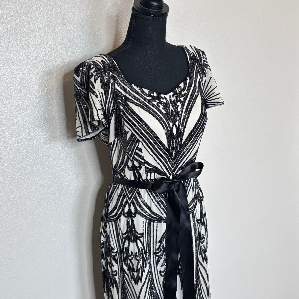 R&M Richards Beige Formal Black Sequined Evening Dress Size 12 - Picture 4 of 14